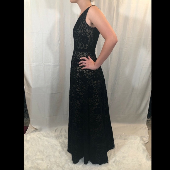 NEW Tadashi Shoji Velvet Floral Black V-Neck Gown - Picture 3 of 8